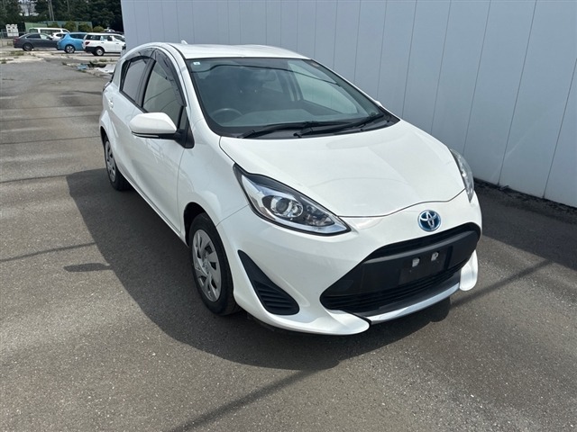 Toyota AQUA 2021 7593721-0