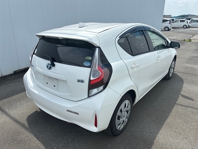 Toyota AQUA 2021 7593721-8
