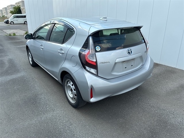 Toyota AQUA 2021 7593722-1