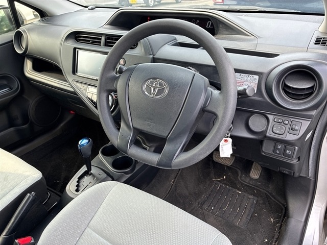 Toyota AQUA 2021 7593722-3