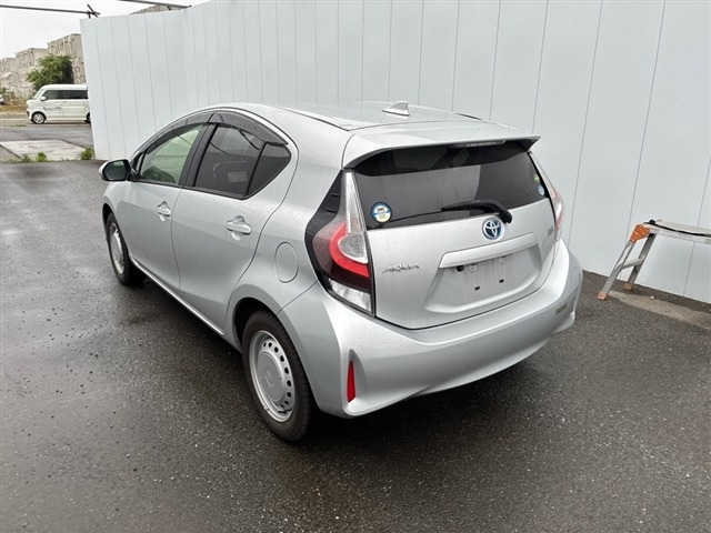 Toyota AQUA 2021 7593723-1