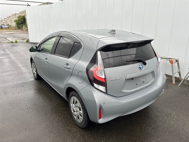 Toyota AQUA 2021 7593730-1