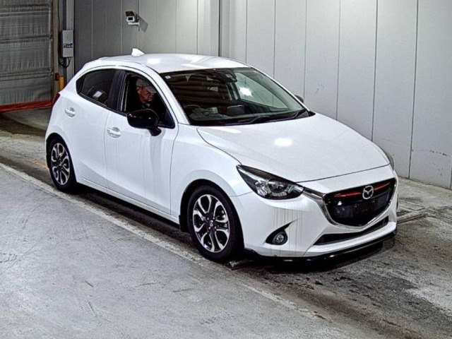 Mazda DEMIO 2016 7593881-0