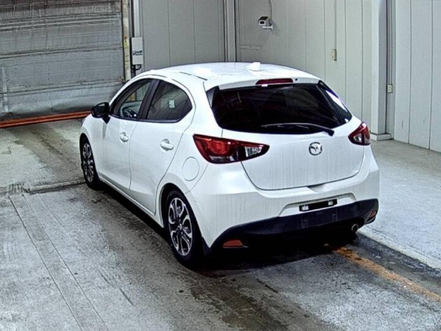 Mazda DEMIO 2016 7593881-1