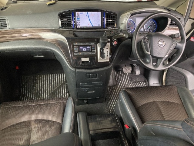 Nissan ELGRAND 2017 7594483-3