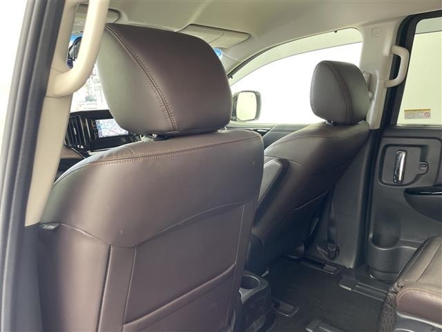 Nissan ELGRAND 2021 7594498-11