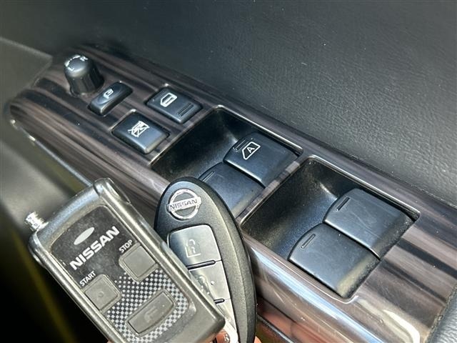 Nissan ELGRAND 2016 7594501-11
