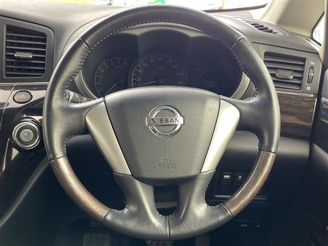 Nissan ELGRAND 2013 7594504-4