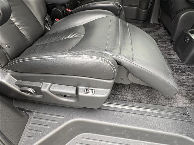Nissan ELGRAND 2023 7594507-12