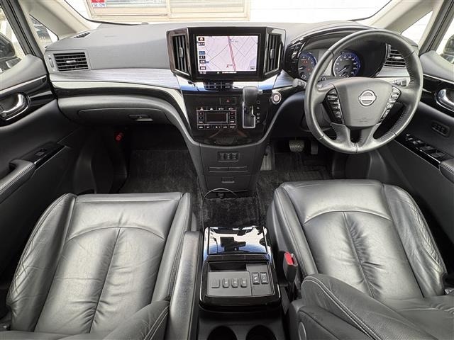 Nissan ELGRAND 2023 7594507-14