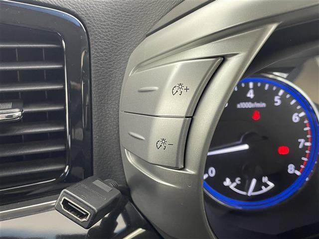 Nissan ELGRAND 2019 7594508-11
