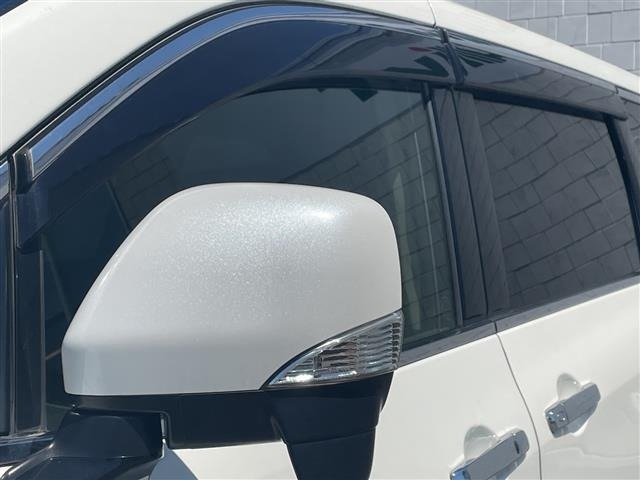 Nissan ELGRAND 2017 7594511-10