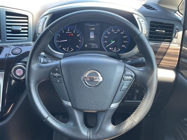 Nissan ELGRAND 2017 7594511-2