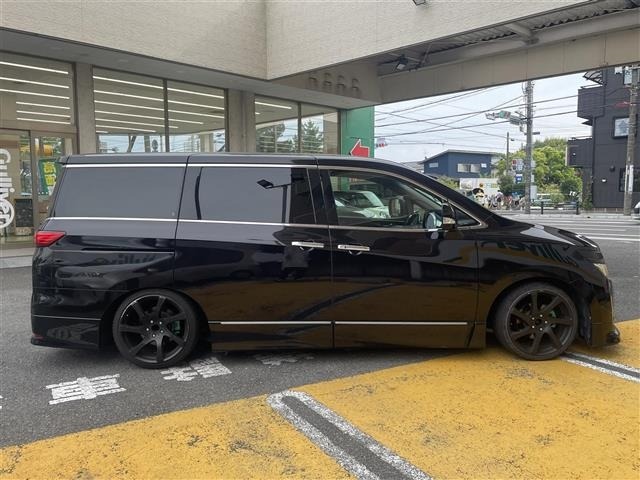 Nissan ELGRAND 2010 7594512-5