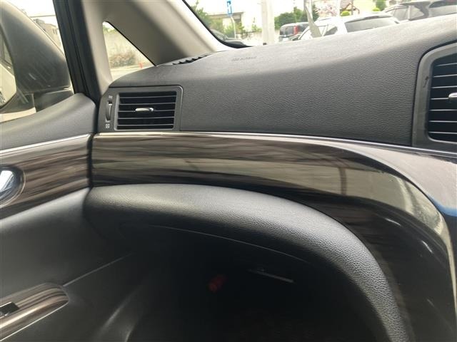 Nissan ELGRAND 2019 7594520-1