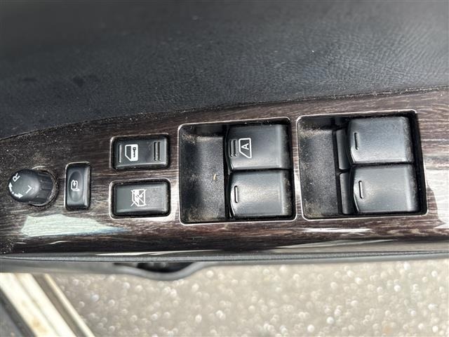 Nissan ELGRAND 2013 7594521-2
