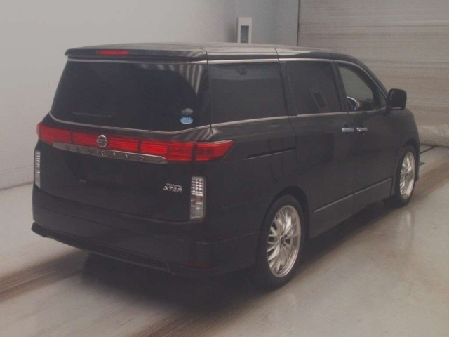 Nissan ELGRAND 2011 7594523-1