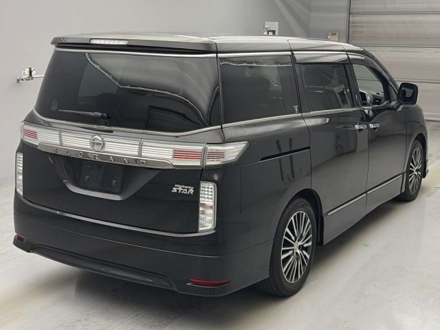 Nissan ELGRAND 2014 7594524-1