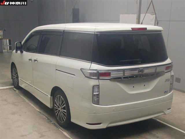 Nissan ELGRAND 2019 7594525-1