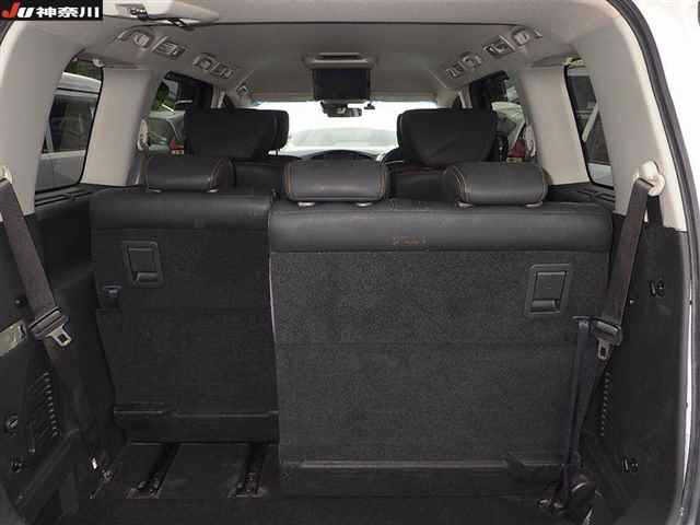 Nissan ELGRAND 2019 7594525-10