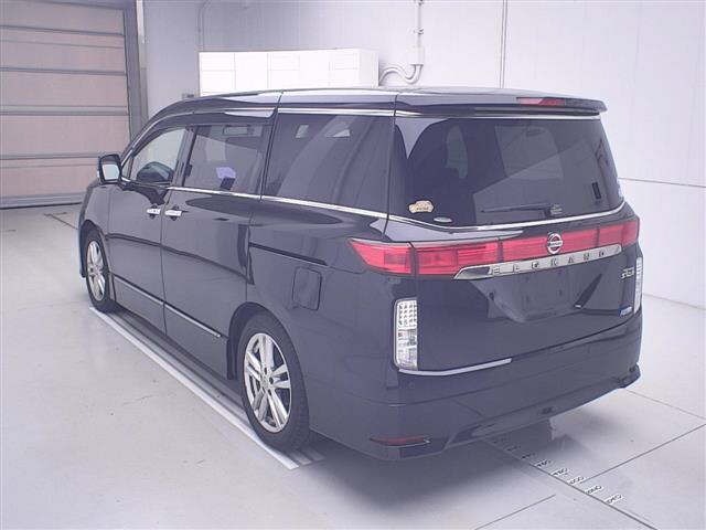 Nissan ELGRAND 2013 7594527-1
