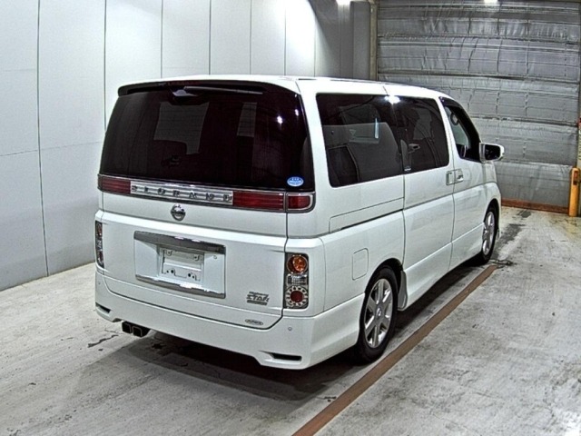 Nissan ELGRAND 2009 7594530-5