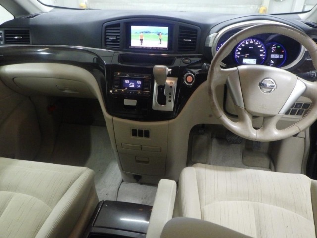 Nissan ELGRAND 2011 7594537-3