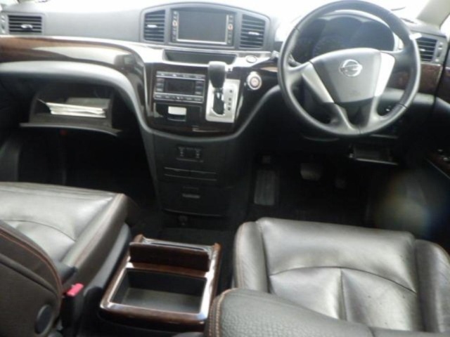Nissan ELGRAND 2011 7594552-3