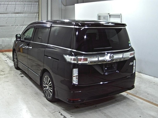 Nissan ELGRAND 2016 7594553-1