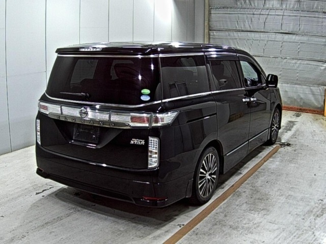 Nissan ELGRAND 2016 7594553-5