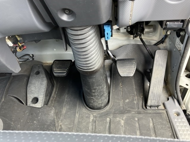 Isuzu FORWARD 2018 7587358-4