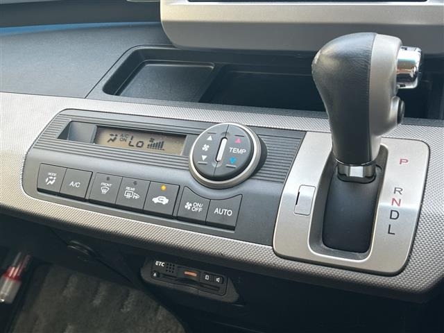 Honda FREED 2013 7570111-11