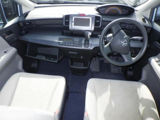 Honda FREED 2010 7570261-3