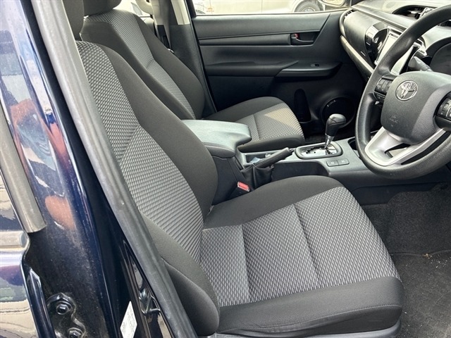 Toyota HILUX 2021 7583380-5