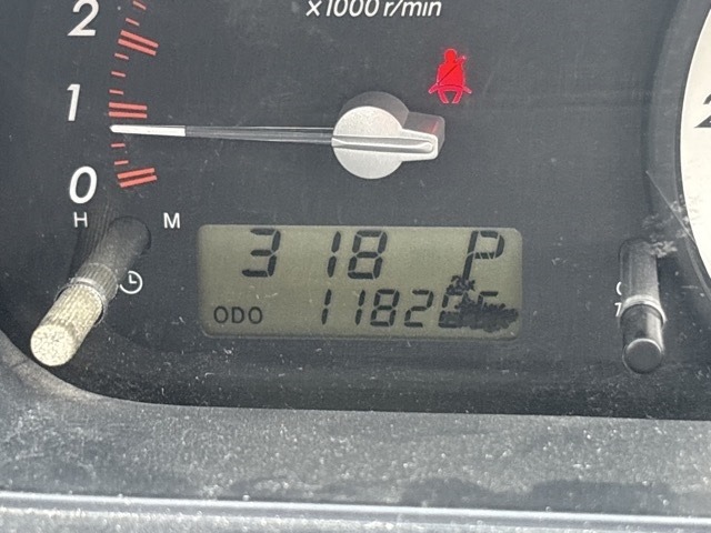 Toyota IST 2003 7591001-13
