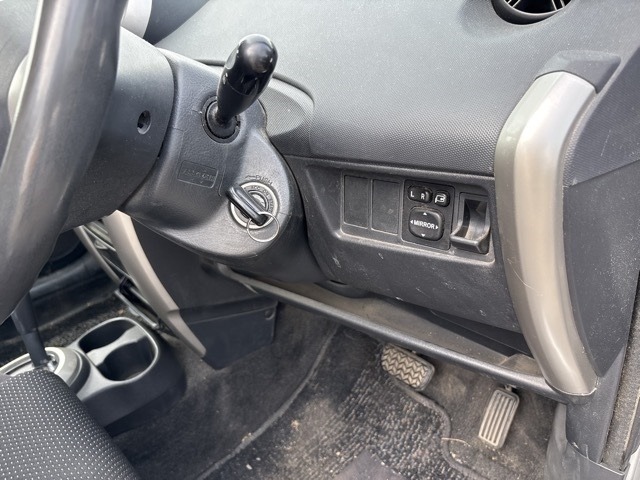 Toyota IST 2003 7591001-6