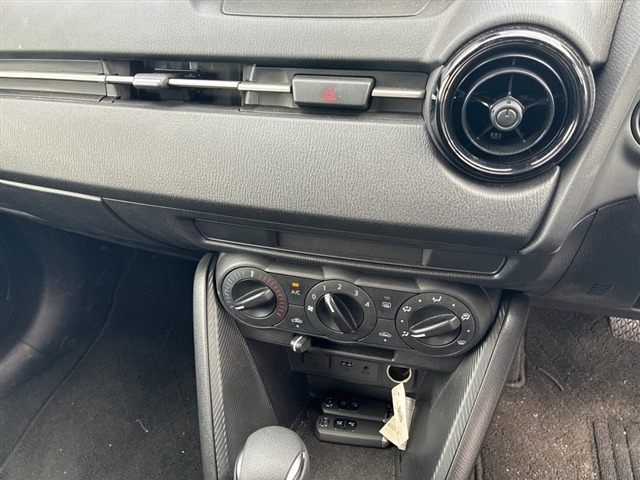 Mazda MAZDA2 2021 7594996-4