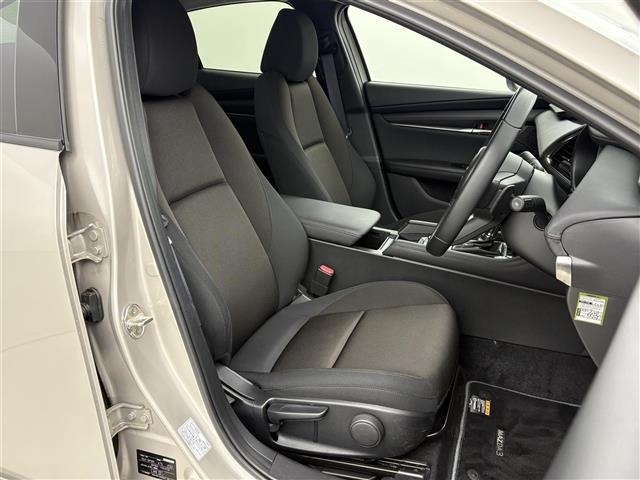 Mazda MAZDA3 2023 7594604-10