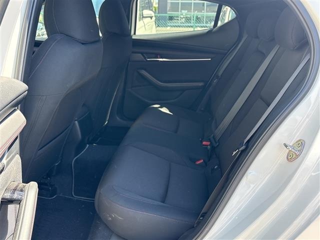 Mazda MAZDA3 2023 7594621-17