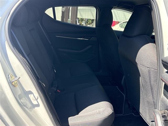 Mazda MAZDA3 2023 7594621-19