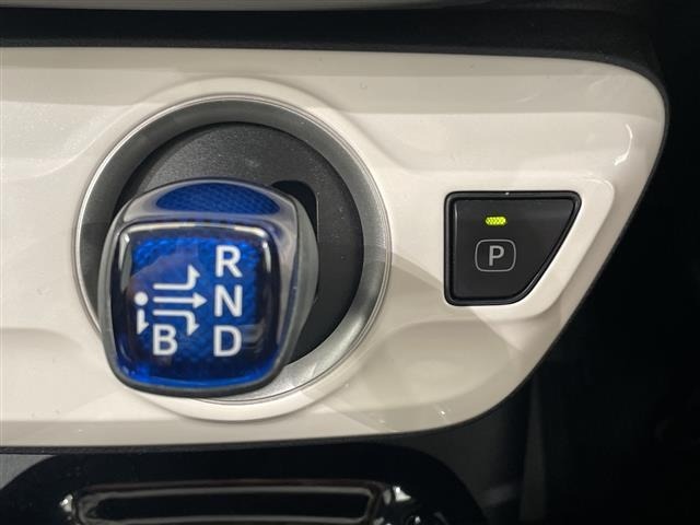 Toyota PRIUS PHV 2018 7595124-22