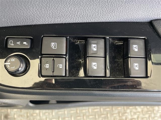 Toyota PRIUS PHV 2018 7595124-9