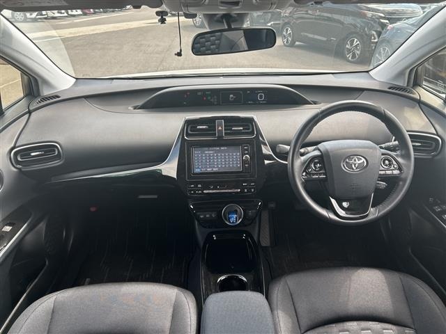 Toyota PRIUS PHV 2018 7595131-17