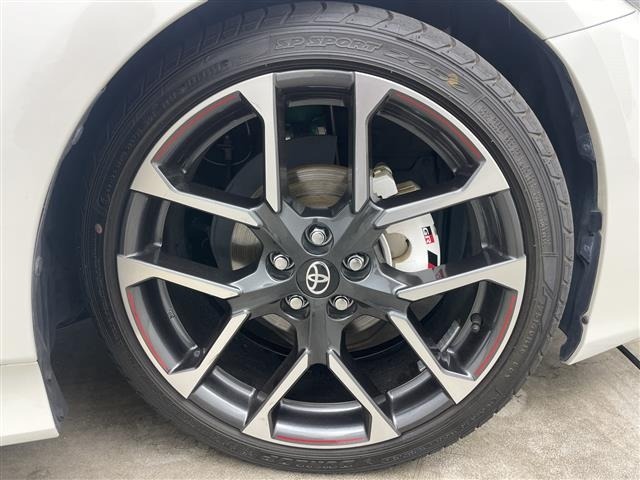 Toyota PRIUS PHV 2018 7595139-10