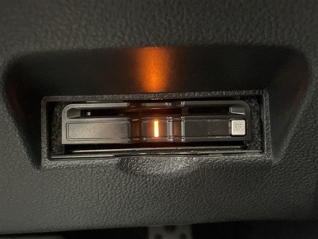 Toyota PRIUS PHV 2018 7595139-19