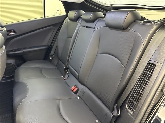 Toyota PRIUS PHV 2021 7595147-8