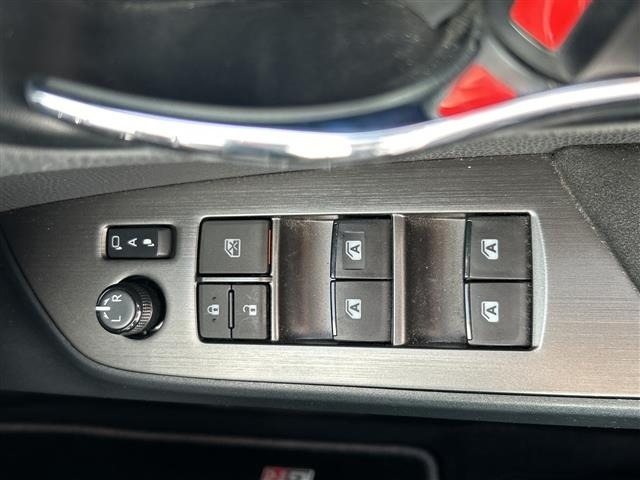 Toyota PRIUS PHV 2018 7595148-13