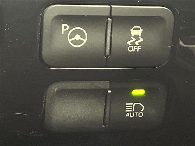Toyota PRIUS PHV 2017 7595162-10