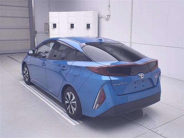 Toyota PRIUS PHV 2017 7595167-1