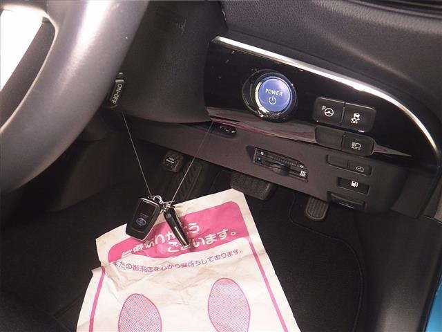 Toyota PRIUS PHV 2017 7595167-8